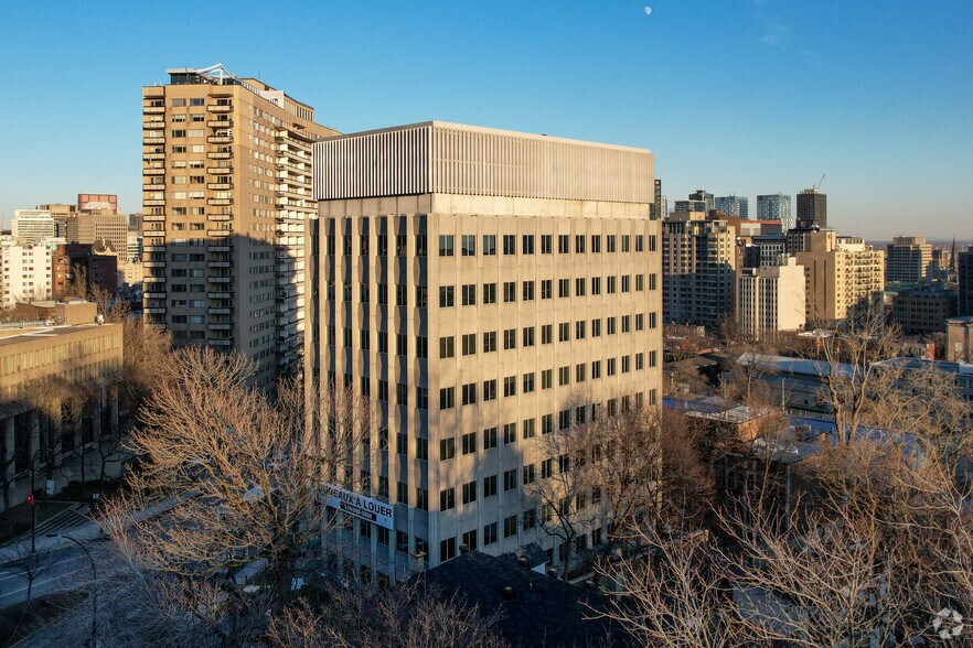 More Photos Of 3550 Ch De La Côte-Des-Neiges, Montréal Medical For Lease