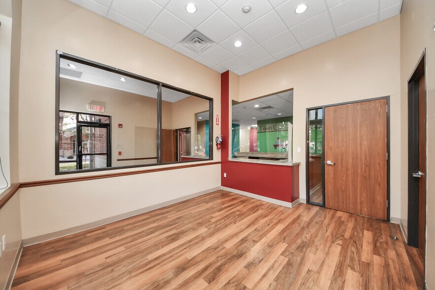 More Photos Of 3521 Town Center Blvd, Sugar Land Medical For Lease