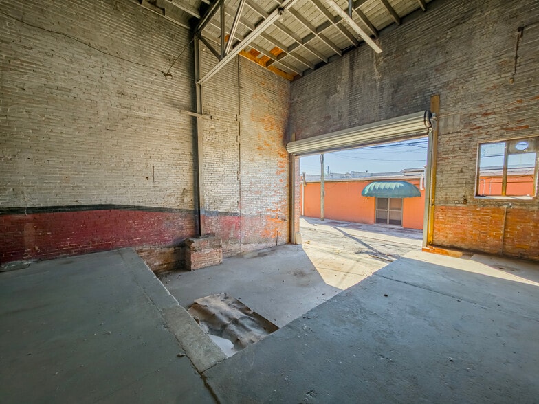 More Photos Of 238 2nd St E, Tifton Flex For Lease