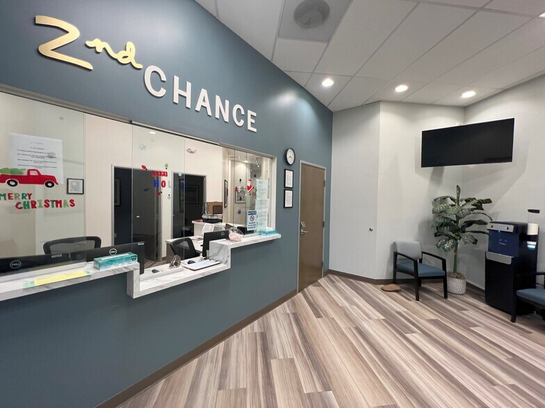 More Photos Of 13331 W Indian School Rd, Litchfield Park General Retail For Sale