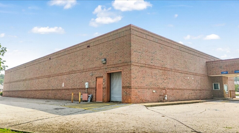 More Photos Of 2840 Youngstown Rd SE, Warren Drugstore For Sale