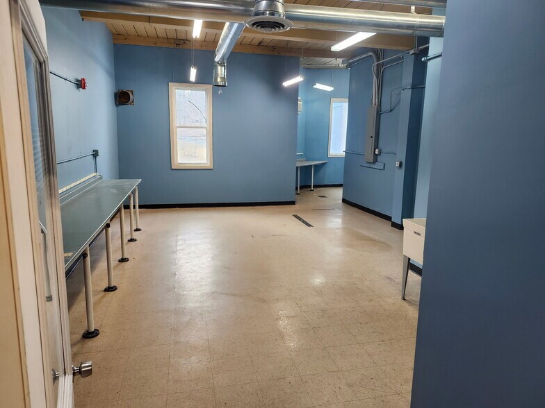 More Photos Of 1548 Burden Lake Rd, Averill Park Warehouse For Lease