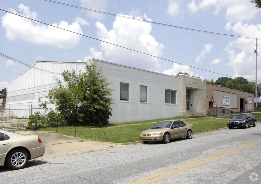 More Photos Of 911 15th St, Columbus Warehouse For Lease