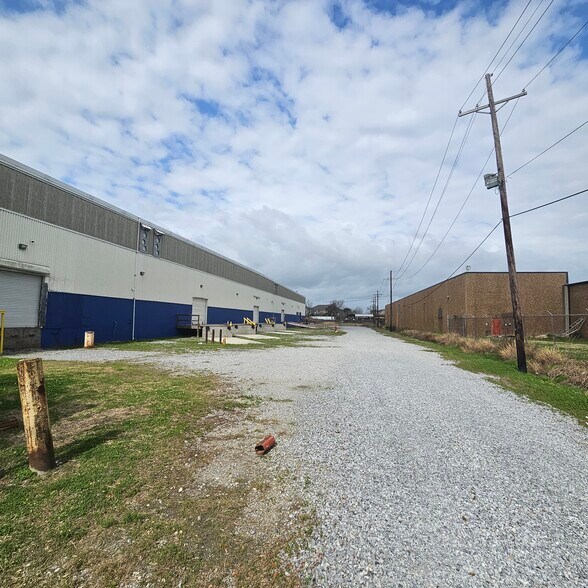 More Photos Of 5301 Jefferson Hwy, New Orleans Distribution For Lease