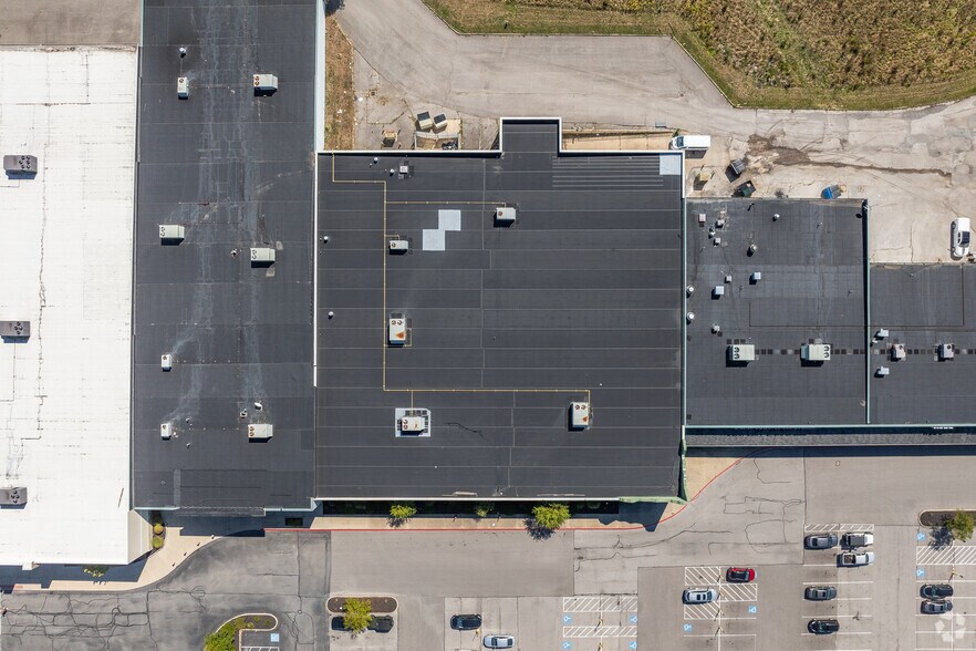 More Photos Of 5244 Cobblestone Rd, Sheffield Village General Retail For Sale