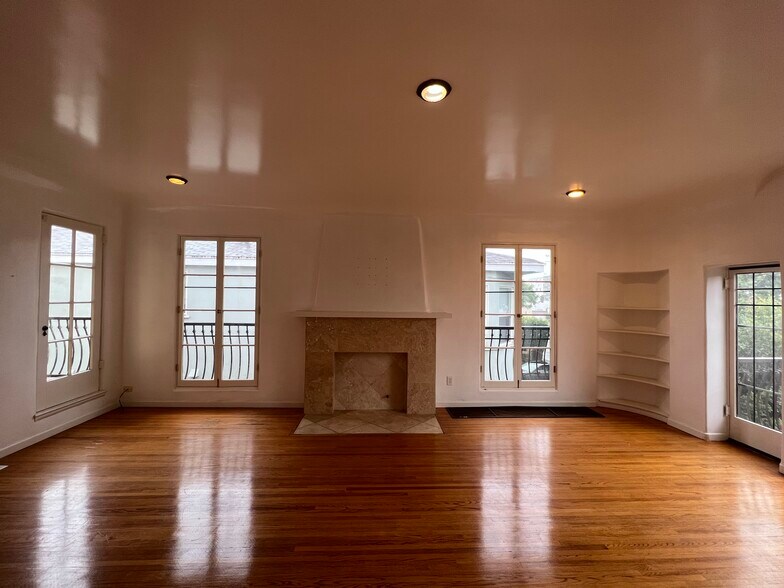 More Photos Of 942 S Mansfield Ave, Los Angeles Apartments For Sale