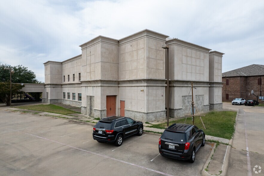 More Photos Of 2925 Riverglen Dr, Fort Worth Loft Creative Space For Sale