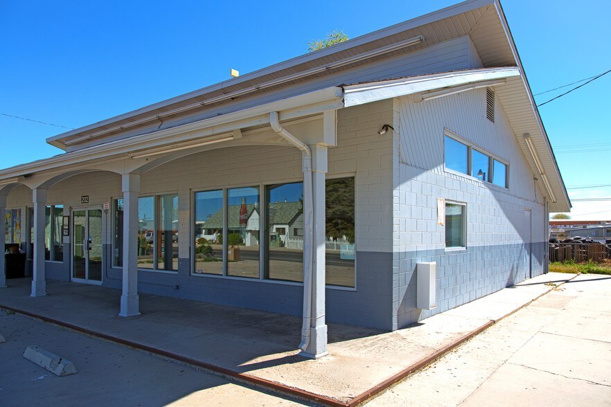 More Photos Of 202 N Main Ave, Yerington Service Station For Sale