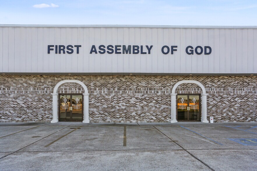 More Photos Of 3001 New Highway 51, La Place Religious Facility For Lease