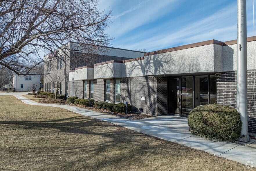 Primary Photo Of 1001 N Sullivan Rd, Aurora Manufacturing For Sale