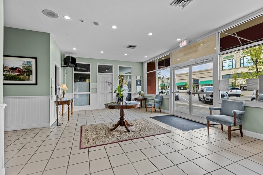 More Photos Of 327 N Queen St, Kinston Office For Sale