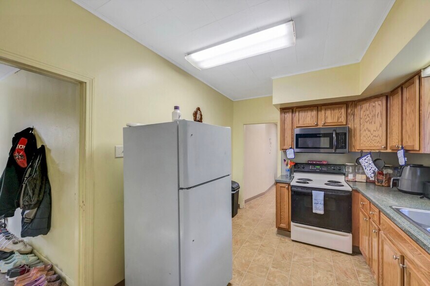 More Photos Of 535 Green Ridge St, Scranton Storefront Retail Residential For Sale