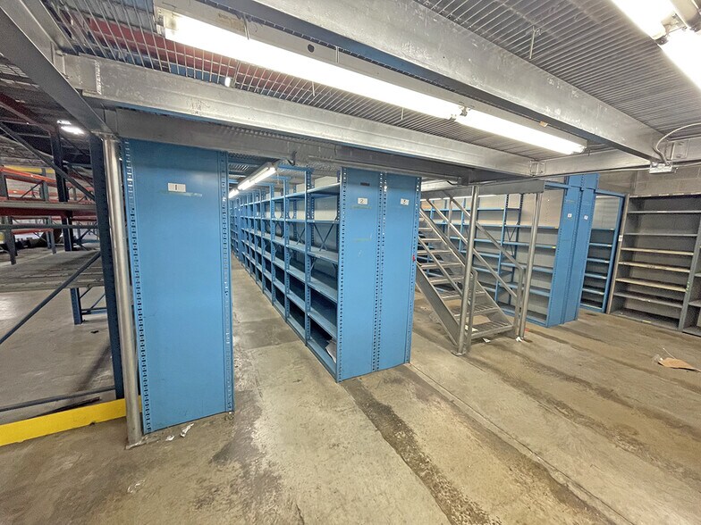 More Photos Of 24-26 Parkway Blvd, York Warehouse For Sale