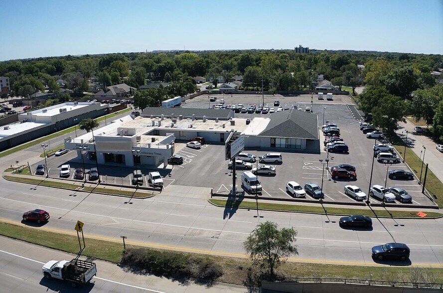 Primary Photo Of 5025 E Kellogg Dr, Wichita Office For Sale