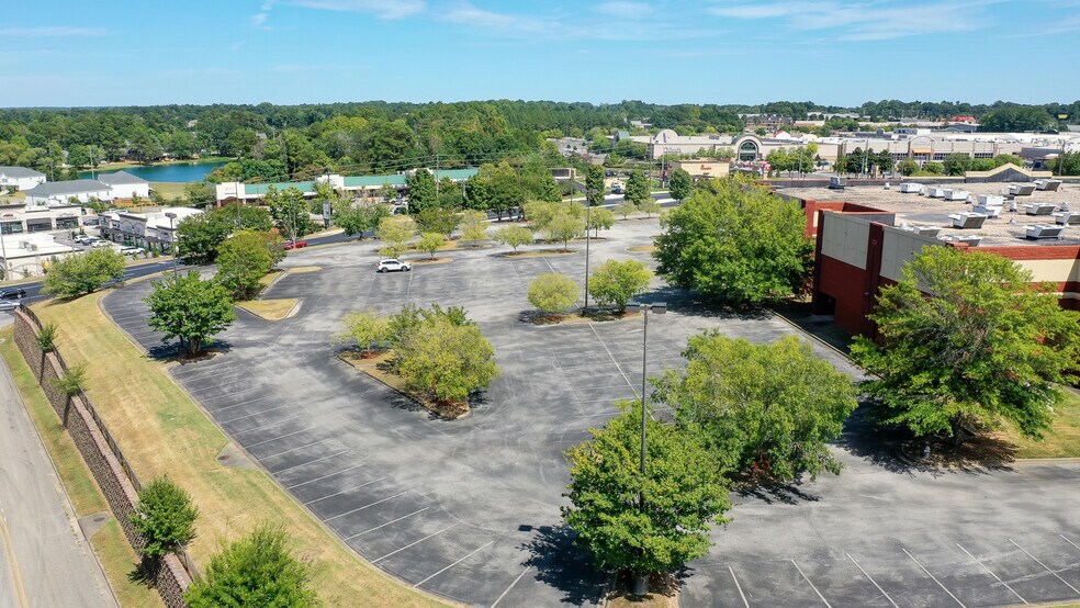 More Photos Of 2111 E University Dr, Auburn Movie Theatre For Sale