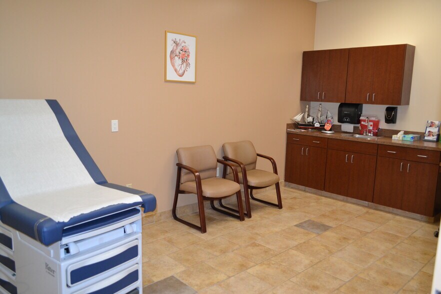 More Photos Of 6606 Stadium Dr, Zephyrhills Medical For Sale