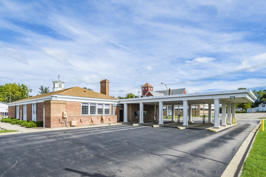 More Photos Of 770 E Mount Morris St, Mount Morris Bank For Lease