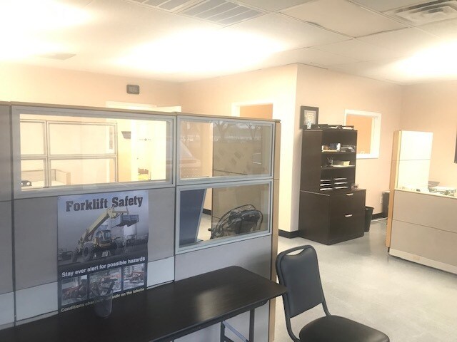 More Photos Of 9700 Almeda Genoa Rd, Houston Flex For Lease