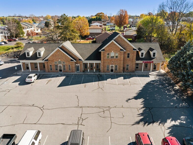 More Photos Of 413 S Main St, Broadway Office For Lease