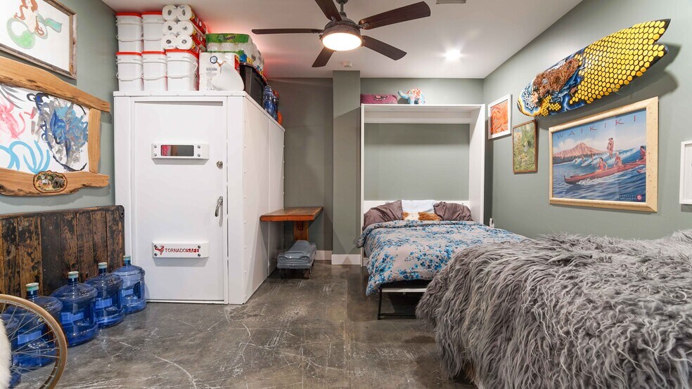 More Photos Of 17629 Cordova Pl, Panama City Beach Industrial For Sale