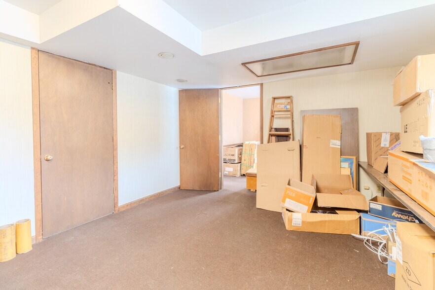 More Photos Of 1080 Long Run Rd, McKeesport Office For Lease