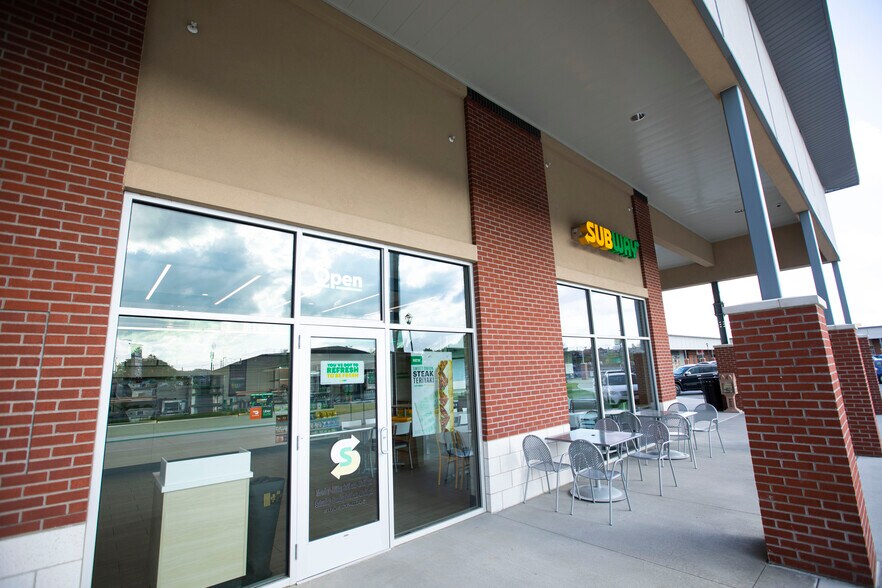 More Photos Of 2600 Middletown Commons, White Hall Unknown For Lease