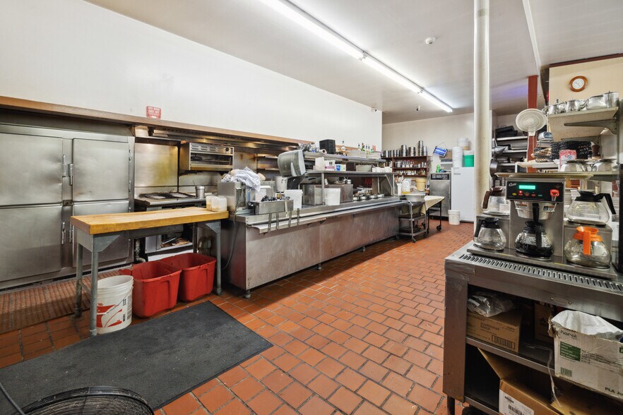 More Photos Of 13300 Big Basin Way, Boulder Creek Restaurant For Sale