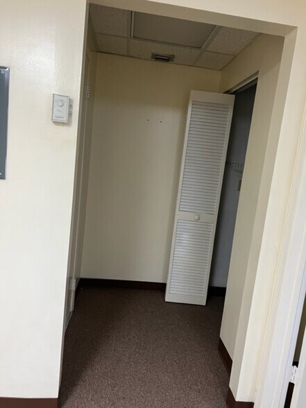 More Photos Of 12900-12940 SW 133rd Ct, Miami Office Residential For Lease