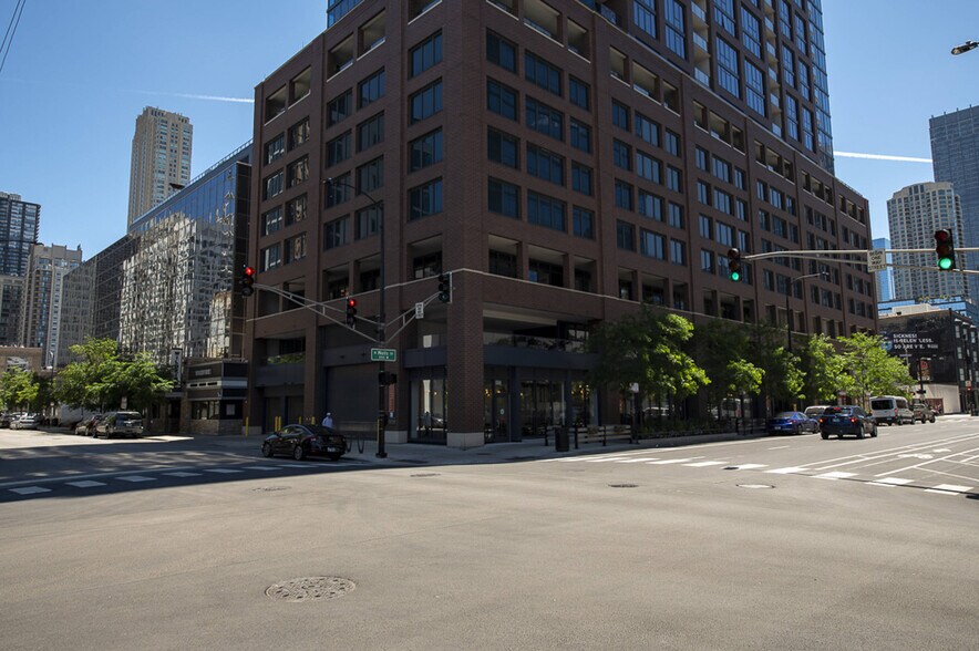 More Photos Of 637-643 N Wells St, Chicago Apartments For Lease