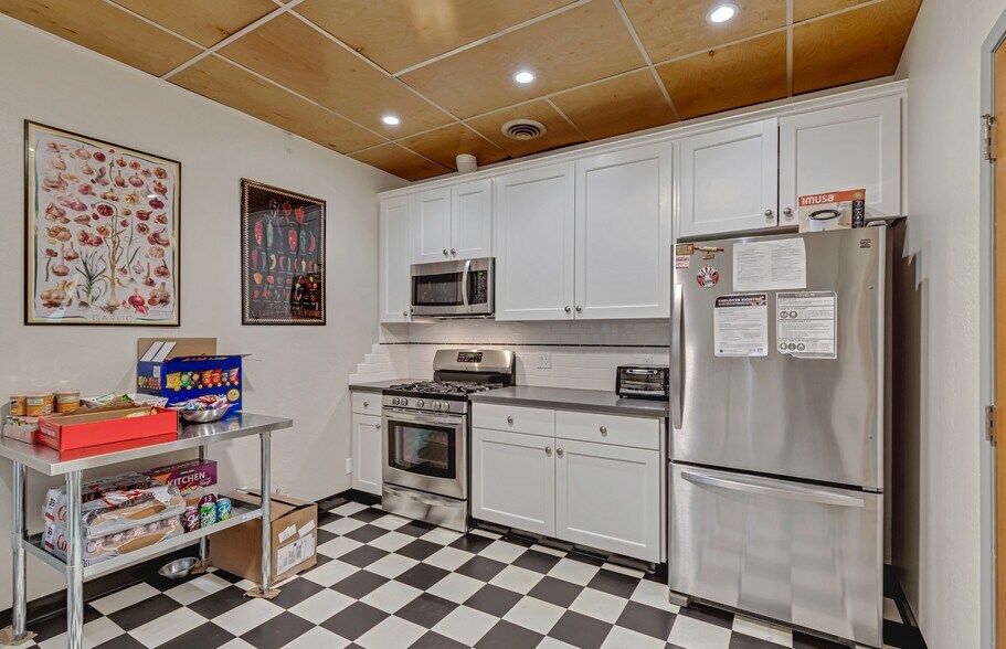 More Photos Of 60 Hegenberger Pl, Oakland Office For Sale