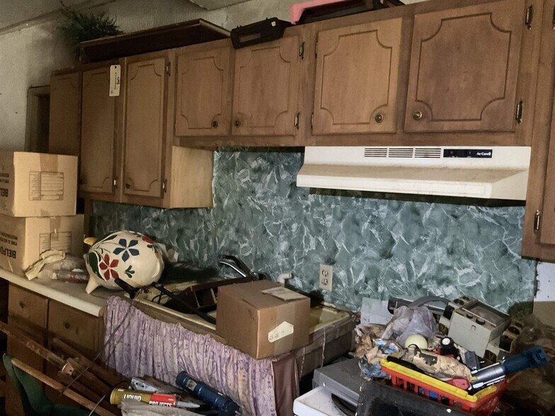 More Photos Of 449 E College St, Jackson General Retail For Sale