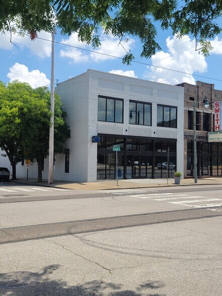 More Photos Of 372 S Main St, Memphis Storefront Retail Office For Sale