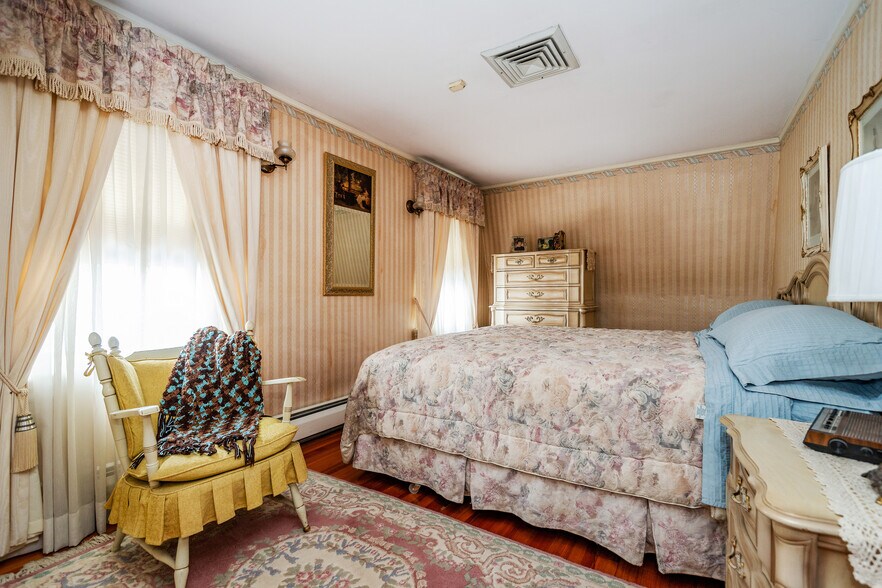 More Photos Of 90 Putnam Pike, Johnston Flex For Sale