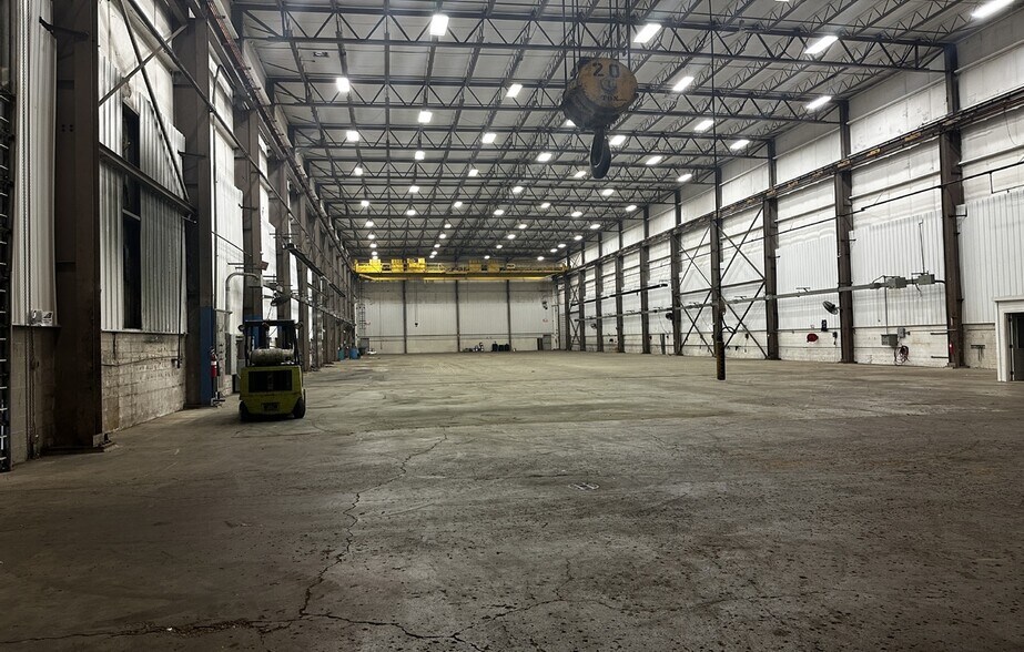 More Photos Of 23680 Research Dr, Farmington Hills Warehouse For Sale