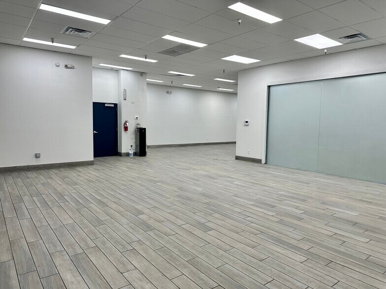 More Photos Of 7105 E 22nd St, Tucson Freestanding For Lease