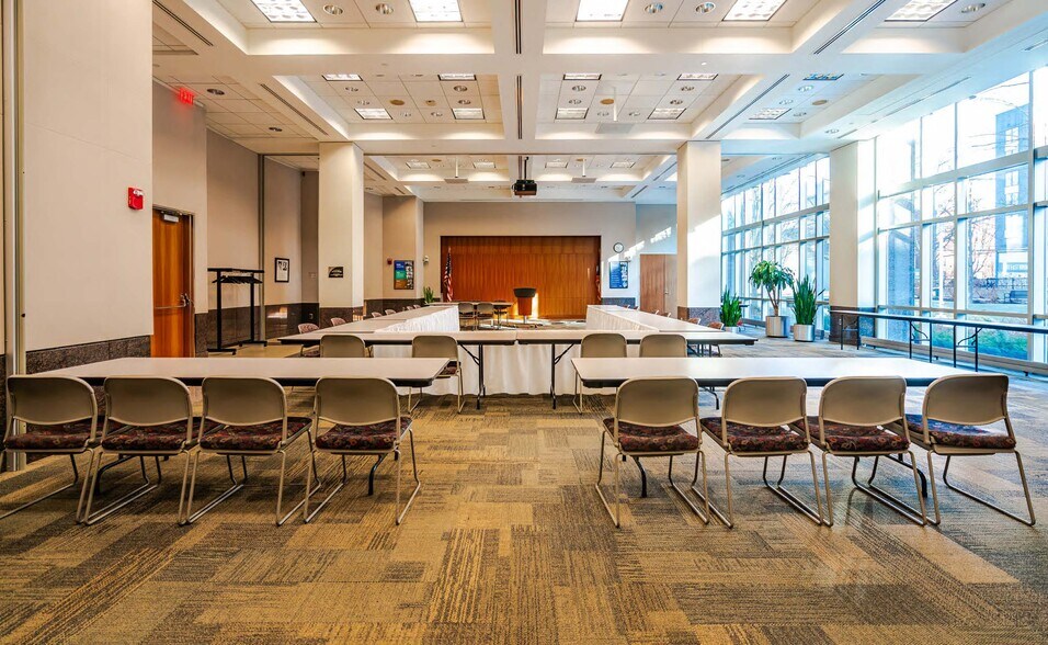 More Photos Of 300 E Broad St, Columbus Office For Lease