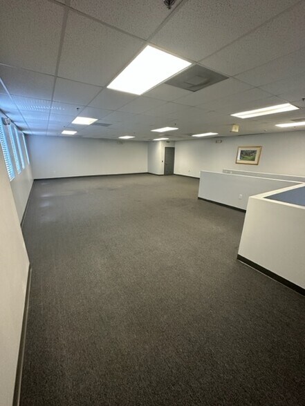 More Photos Of 1200 S Rogers Cir, Boca Raton Warehouse For Lease