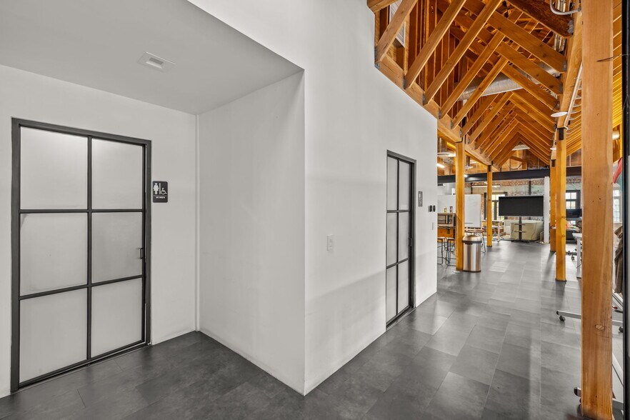 More Photos Of 400-412 Wilshire Blvd, Santa Monica Loft Creative Space For Lease