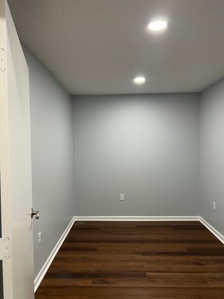 More Photos Of 1501 S Pinellas Ave, Tarpon Springs Office For Lease