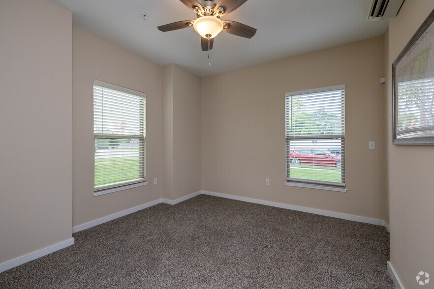 More Photos Of 13399 Charlotte St, Kansas City Apartments For Sale