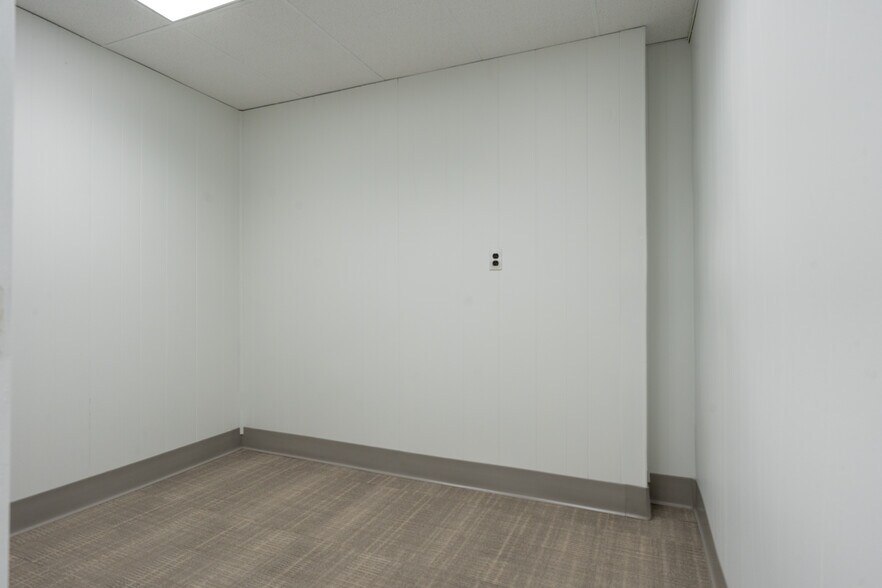 More Photos Of 160 Commack Rd, Commack Medical For Lease