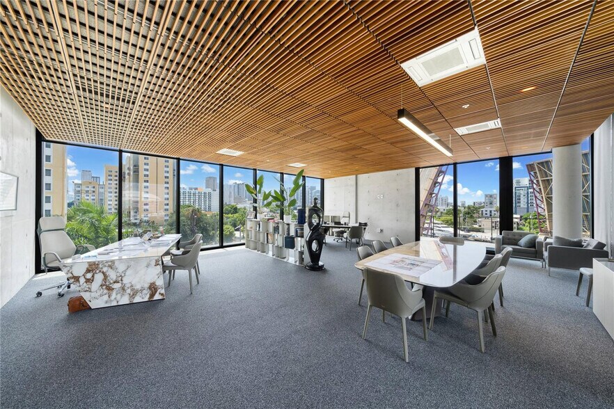 More Photos Of 528 NW 7th Ave, Miami Office For Sale