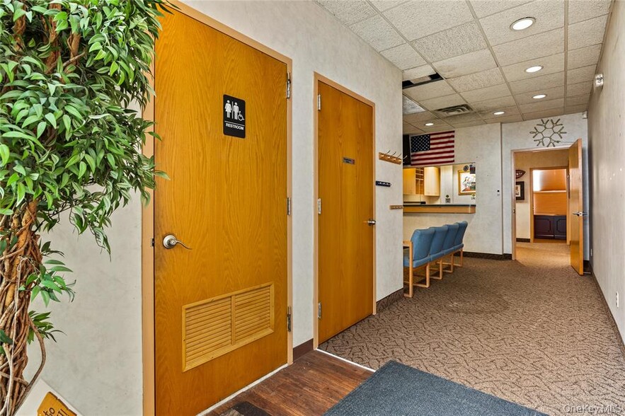 More Photos Of 1171 Old Country Rd, Plainview Medical For Sale