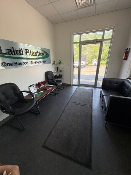 More Photos Of 4388 Gibsonia Rd, Gibsonia Warehouse For Lease