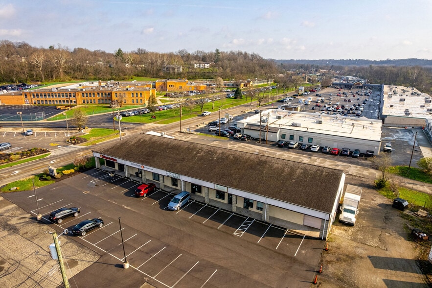 More Photos Of 920 Loveland-Madeira Rd, Loveland Storefront For Lease