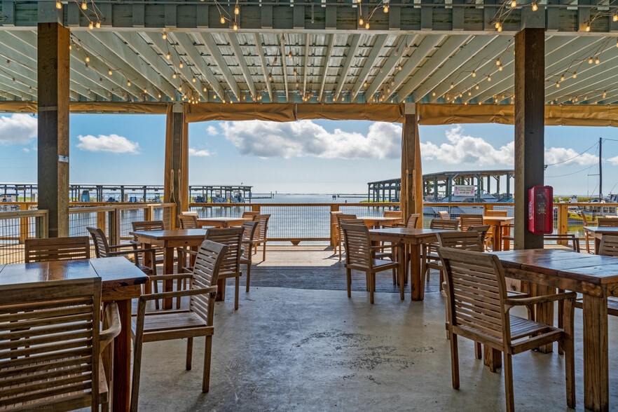 More Photos Of 4236 Laguna Shores Rd, Corpus Christi General Retail For Sale