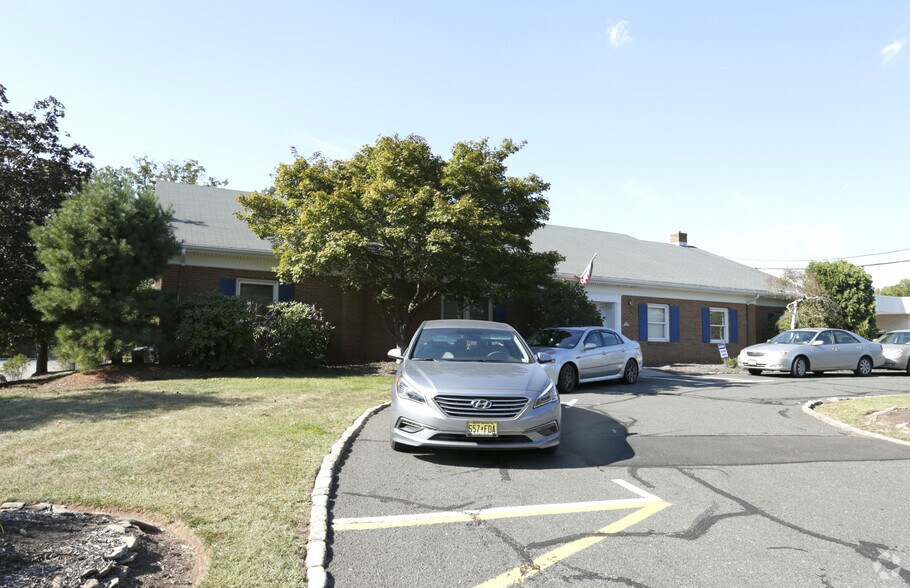 More Photos Of 40 Middlesex Ave, Metuchen Office For Sale