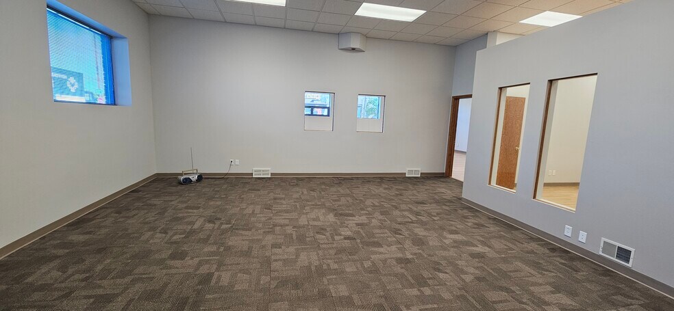 More Photos Of 705 S Barstow St, Eau Claire Storefront For Lease