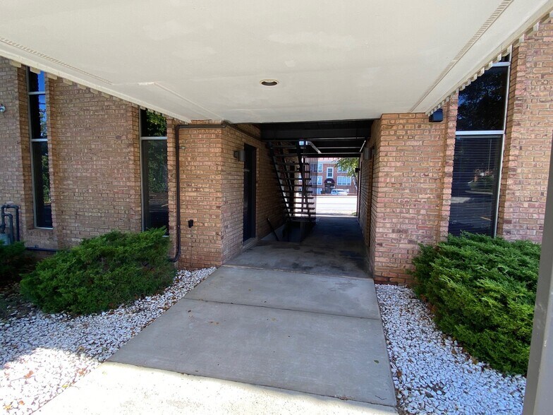 More Photos Of 1817 W Stadium Blvd, Ann Arbor Medical For Lease