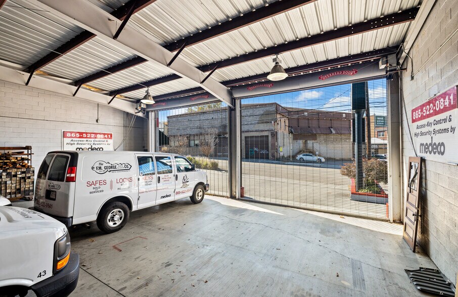 More Photos Of 622 N Central St, Knoxville General Retail For Sale